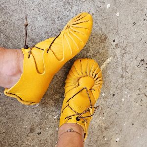 Papoutsi Mocassin Curcuma Circus aan voet